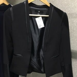 NWT H&M Black Faux Leather Trimmed Blazer Size: 6